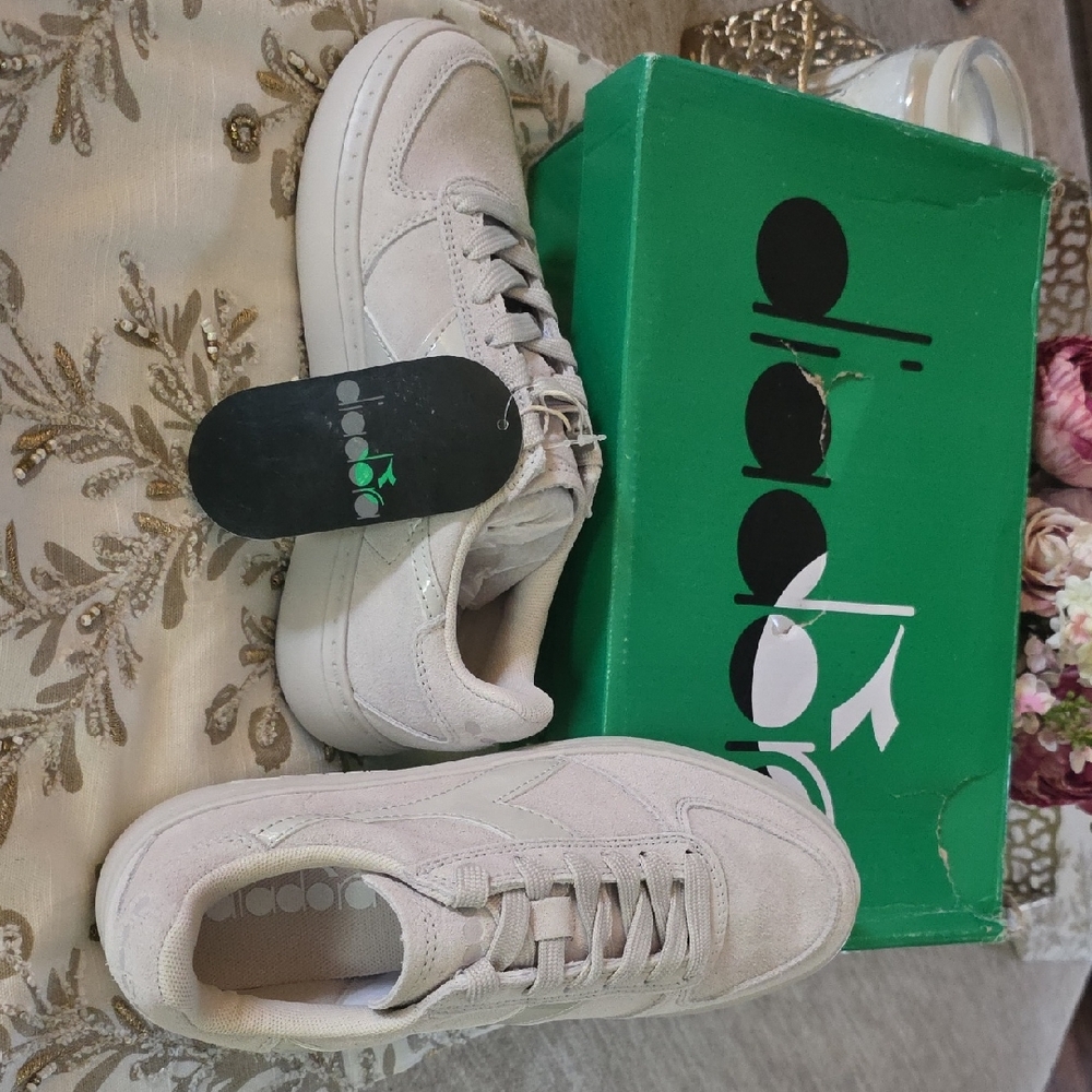 Diadora Women's Beige Sneakers